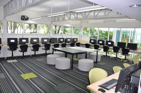 computer lab in library